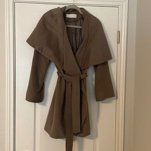 Tahari belted cape coat, size medium